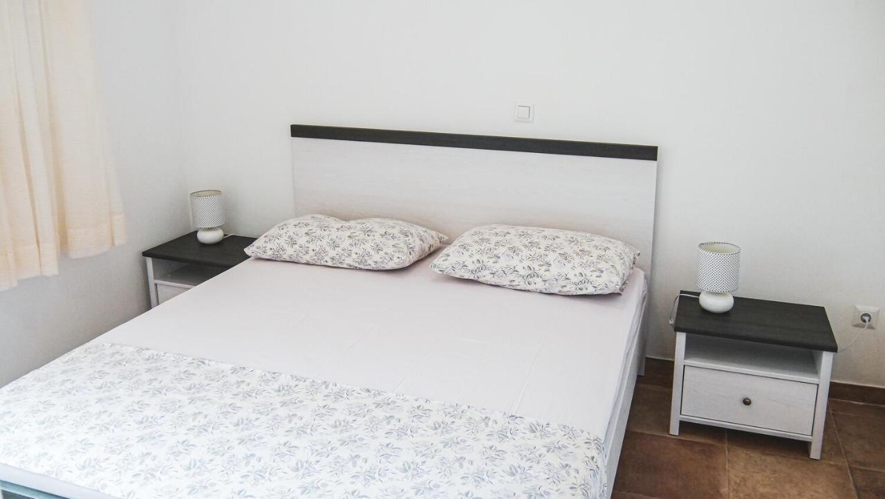Fully Renovated One Bedroom Apartment With A Seaview - A Sevid Exteriör bild